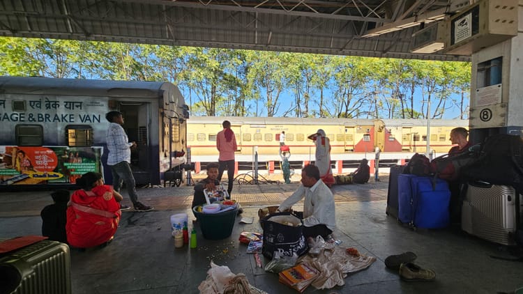 9.3. 2025 Rozloučení v prachu nádraží: Khajuraho mizí, Sanchi čeká