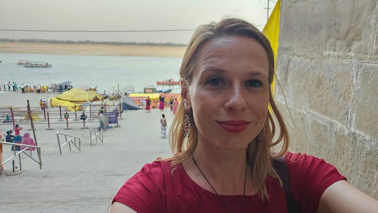 12.3. 2025 První procházka "na lehko" uličkami Váránasí 2/3